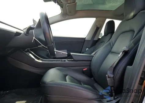 2019 Tesla Model 3 из США, поврежденный, VIN 5YJ3E1EB0KF199098